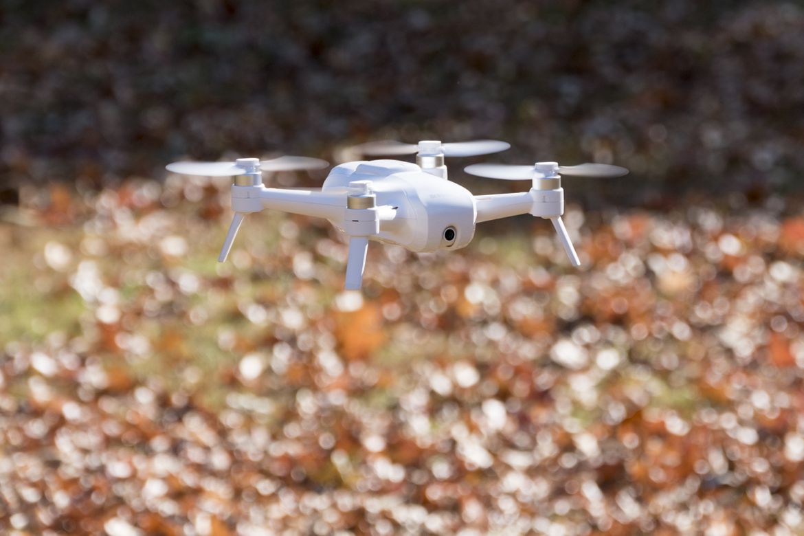 Selfies from the sky made simple by Yuneec Breeze
